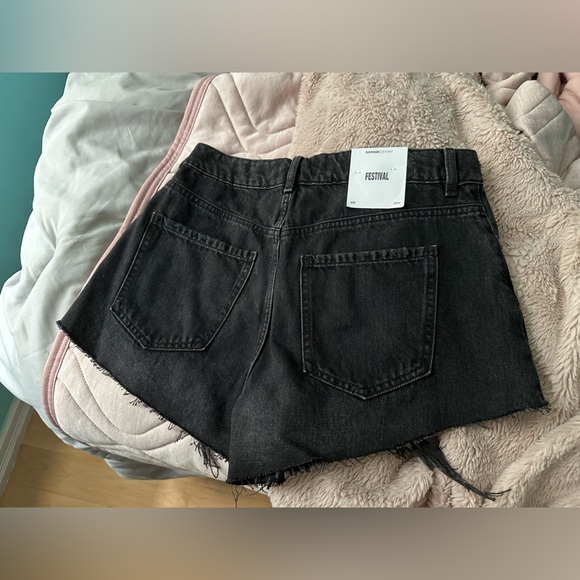 Garage distressed Festival Shorts - Picture 2 of 2